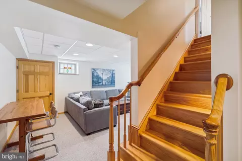 Entry Way - 15120 Centergate Dr, Silver Spring, MD 20905 photo 5 of 7