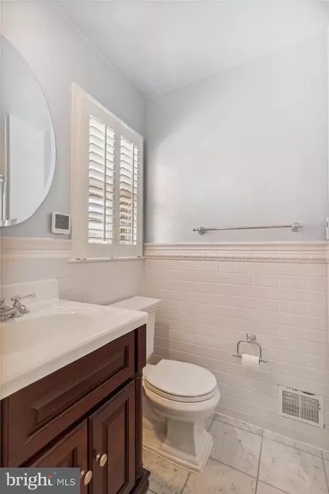 Bath - 15120 Centergate Dr, Silver Spring, MD 20905 photo 2 of 6