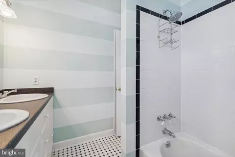 Bath - 15120 Centergate Dr, Silver Spring, MD 20905 photo 4 of 6