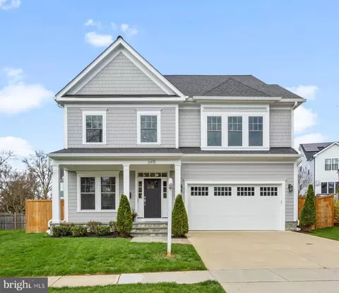 6415 Lone Oak Dr, Bethesda, MD 20817