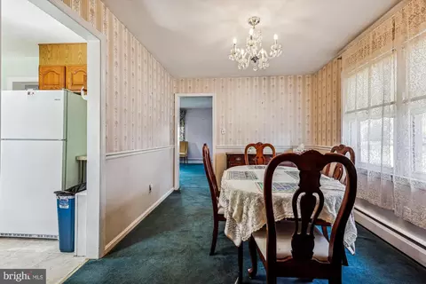 Dining - 10002 Brunett Ave, Silver Spring, MD 20901 photo 2 of 4