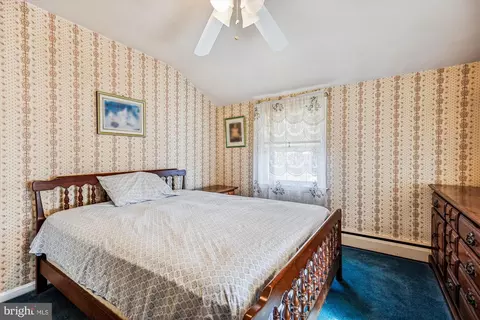 Bedroom - 10002 Brunett Ave, Silver Spring, MD 20901 photo 5 of 8