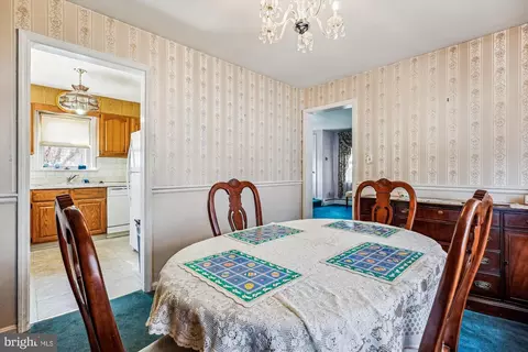 Dining - 10002 Brunett Ave, Silver Spring, MD 20901 photo 3 of 4