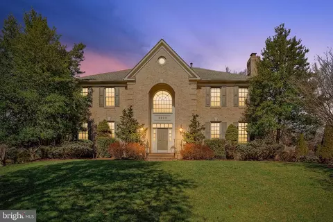 9509 Hemswell Pl, Potomac, MD 20854