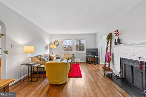 Living - 10216 Lorain Ave, Silver Spring, MD 20901 photo 1 of 4