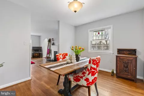 Dining - 10216 Lorain Ave, Silver Spring, MD 20901 photo 2 of 3