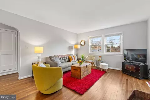 Living - 10216 Lorain Ave, Silver Spring, MD 20901 photo 2 of 4