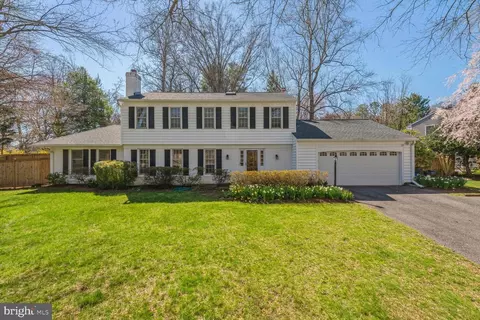 12430 Saint James Rd, Rockville, MD 20850