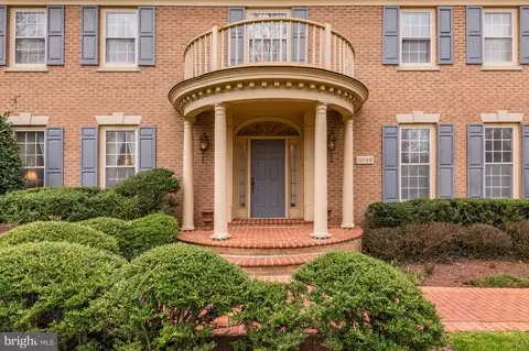 Exterior - 10109 Meyer Point Ter, Potomac, MD 20854 photo 4 of 10