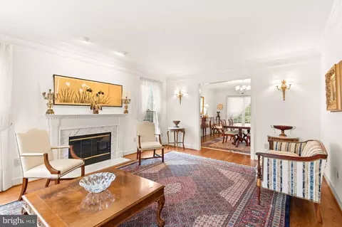 Living - 10109 Meyer Point Ter, Potomac, MD 20854 photo 2 of 6