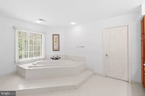 Bath - 10109 Meyer Point Ter, Potomac, MD 20854 photo 1 of 2