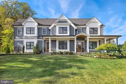 11230 Huntover Dr, North Bethesda, MD 20852