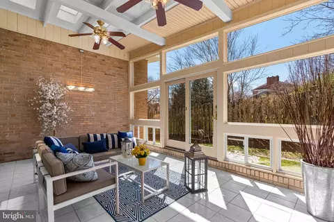 Exterior - 9208 Colesville Rd, Silver Spring, MD 20910 photo 1 of 8