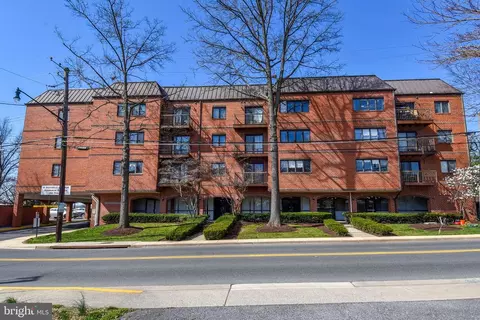 8 Russell Ave #209, Gaithersburg, MD 20877