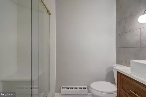 Bath - 15320 Pine Orchard Dr #83-2K, Silver Spring, MD 20906 photo 4 of 9