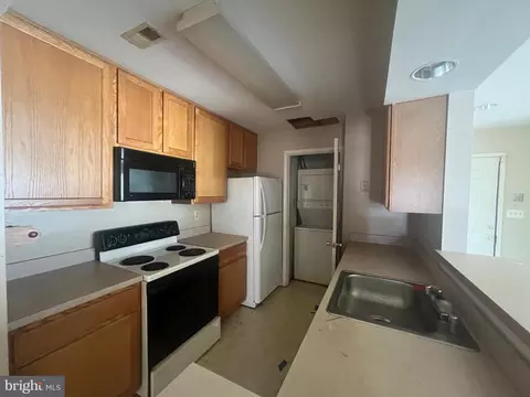 Kitchen - 13701 Modrad Way #9C-13, Silver Spring, MD 20904 photo 3 of 6