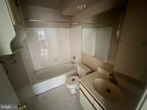 Bath - 13701 Modrad Way #9C-13, Silver Spring, MD 20904 photo 4 of 4