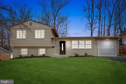 14117 Bauer Dr, Rockville, MD 20853