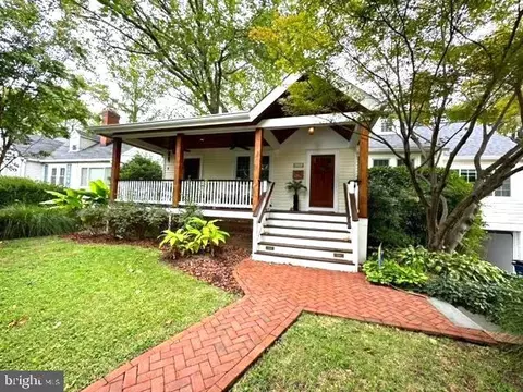 4513 S Chelsea Ln, Bethesda, MD 20814