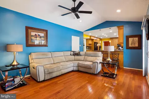 Living - 13501 Winding Trail Ct, Silver Spring, MD 20906 photo 4 of 6