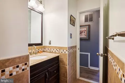 Bath - 13501 Winding Trail Ct, Silver Spring, MD 20906 photo 4 of 5