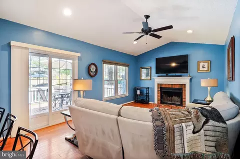 Living - 13501 Winding Trail Ct, Silver Spring, MD 20906 photo 3 of 6