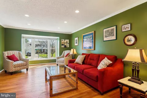 Living - 13501 Winding Trail Ct, Silver Spring, MD 20906 photo 2 of 6
