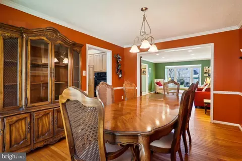 Dining - 13501 Winding Trail Ct, Silver Spring, MD 20906 photo 2 of 2