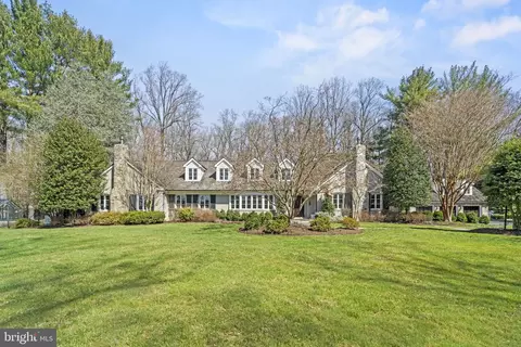 8820 Belmart Rd, Potomac, MD 20854