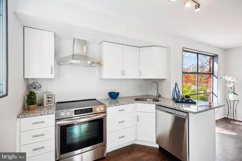 Kitchen - 4408 Emden St, Silver Spring, MD 20906 photo 2 of 4