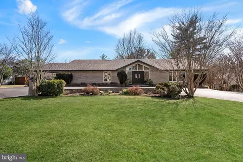 13529 Glen Mill Rd, Rockville, MD 20850