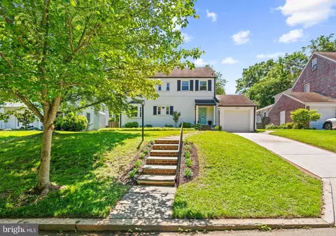 5615 Montgomery St, Chevy Chase, MD 20815