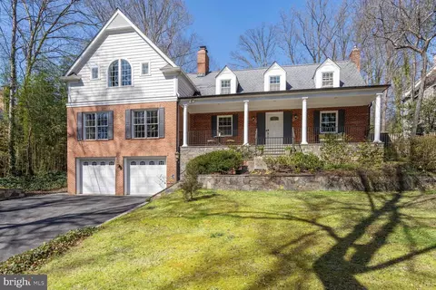 6804 Broxburn Dr, Bethesda, MD 20817