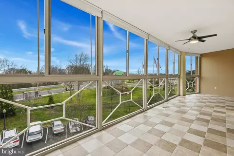 15000 Pennfield Cir #412, Silver Spring, MD 20906