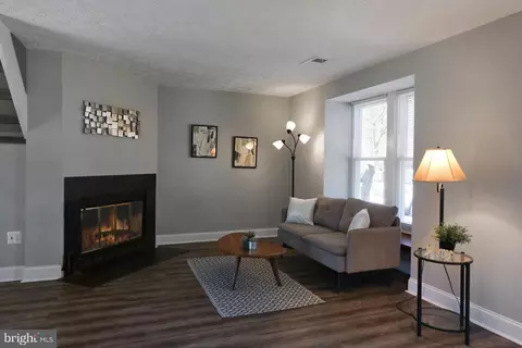 1115 Sandy Hollow Ct, Silver Spring, MD 20905 photo 3