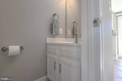 1115 Sandy Hollow Ct, Silver Spring, MD 20905 photo 9