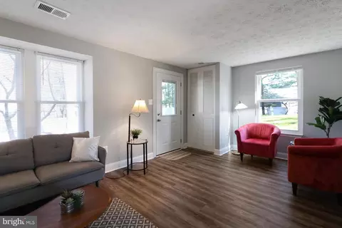 1115 Sandy Hollow Ct, Silver Spring, MD 20905 photo 5