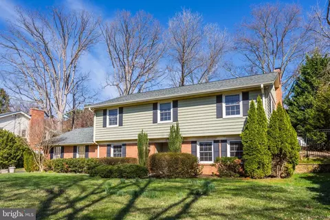 21415 Uppermont Ln, Gaithersburg, MD 20882