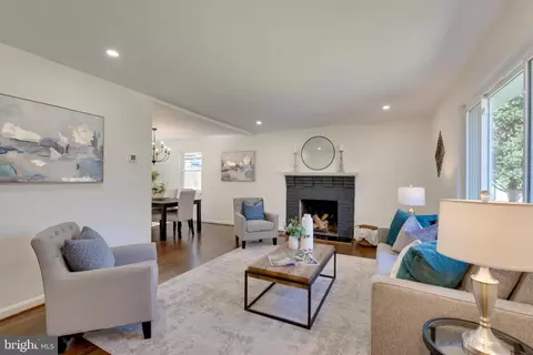 Living - 214 Dale Dr, Silver Spring, MD 20910 photo 2 of 8