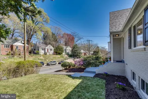 Exterior - 214 Dale Dr, Silver Spring, MD 20910 photo 2 of 11