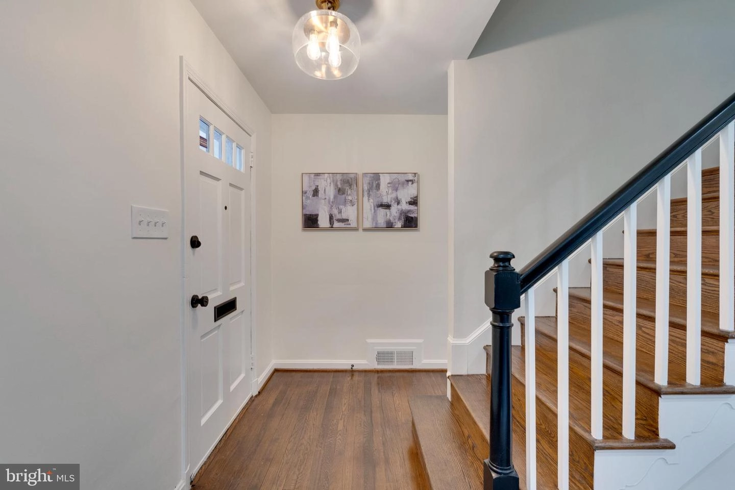 Entry Way - 214 Dale Dr, Silver Spring, MD 20910 photo 1 of 2