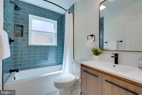 Bath - 214 Dale Dr, Silver Spring, MD 20910 photo 1 of 6
