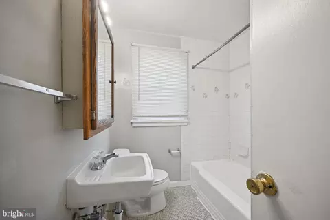 Bath - 2604 Terrapin Rd, Silver Spring, MD 20906 photo 1 of 3