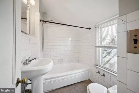 Bath - 2604 Terrapin Rd, Silver Spring, MD 20906 photo 2 of 3