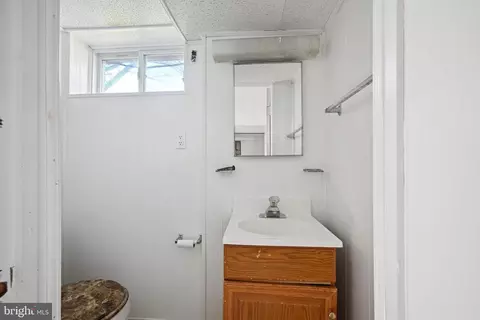 Bath - 2604 Terrapin Rd, Silver Spring, MD 20906 photo 3 of 3