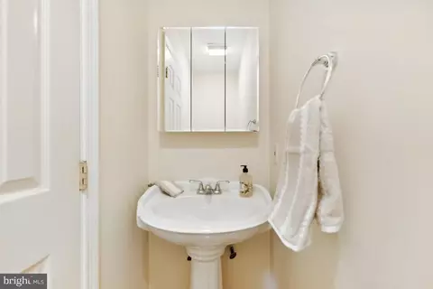 Bath - 12308 Remington Dr, Silver Spring, MD 20902 photo 1 of 7