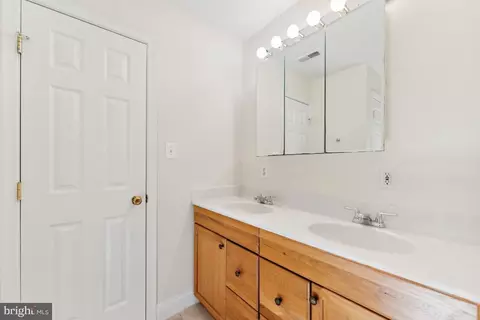 Bath - 12308 Remington Dr, Silver Spring, MD 20902 photo 5 of 7