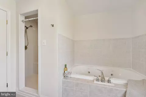 Bath - 12308 Remington Dr, Silver Spring, MD 20902 photo 3 of 7