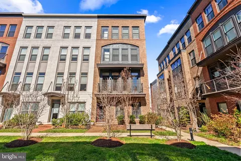 928 King Farm Blvd, Rockville, MD 20850
