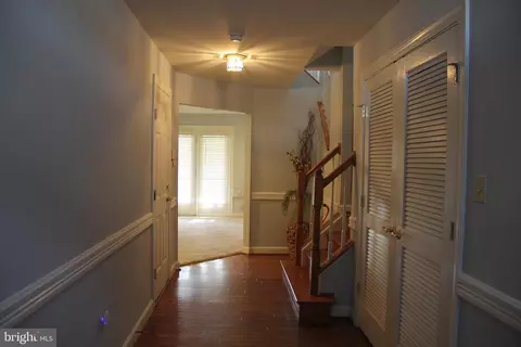 Entry Way - 2102 Elm Tree Ln, Silver Spring, MD 20906 photo 2 of 15